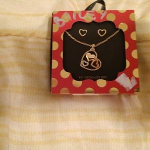 Sweet heart NECKLACE and earrings DONATING SOON
